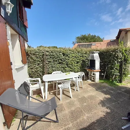 Apartment Biscarrosse-plage Jolie Maisonnette Avec Terrasse Privative - 200m De La *