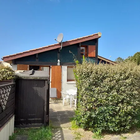 Biscarrosse-plage Jolie Maisonnette Avec Terrasse Privative - 200m De La アパート *