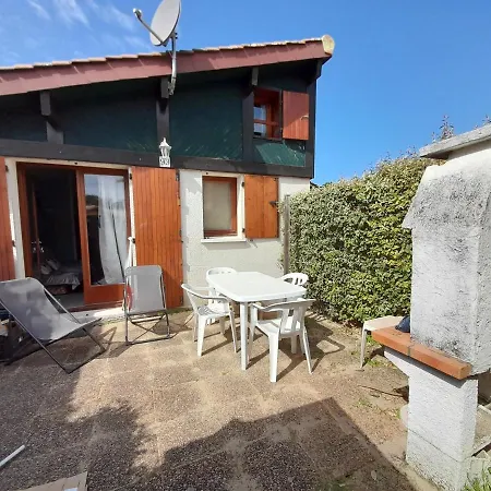 Biscarrosse-plage Jolie Maisonnette Avec Terrasse Privative - 200m De La Apartment